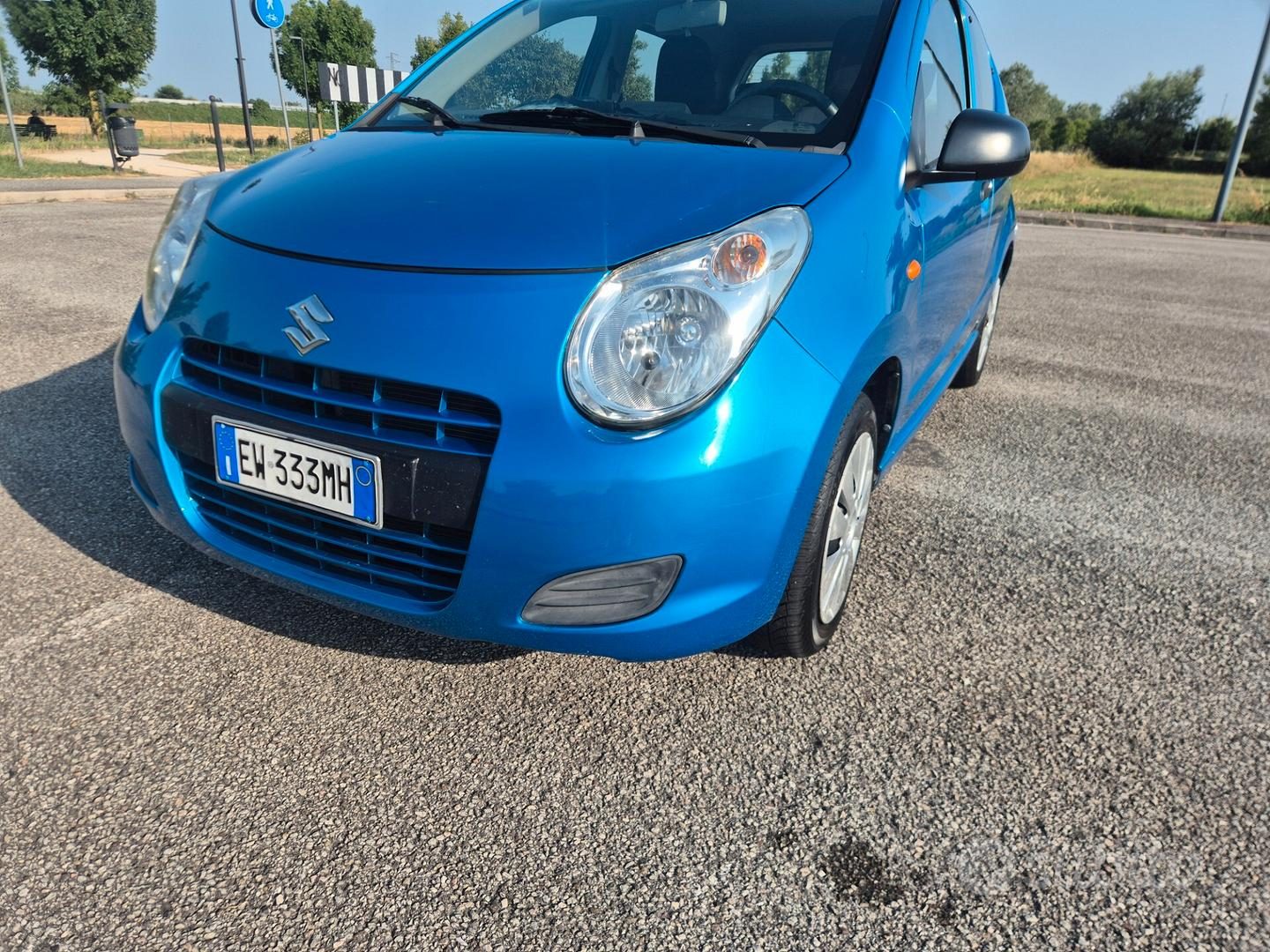 Suzuki Alto, blu, foto 3 di 6